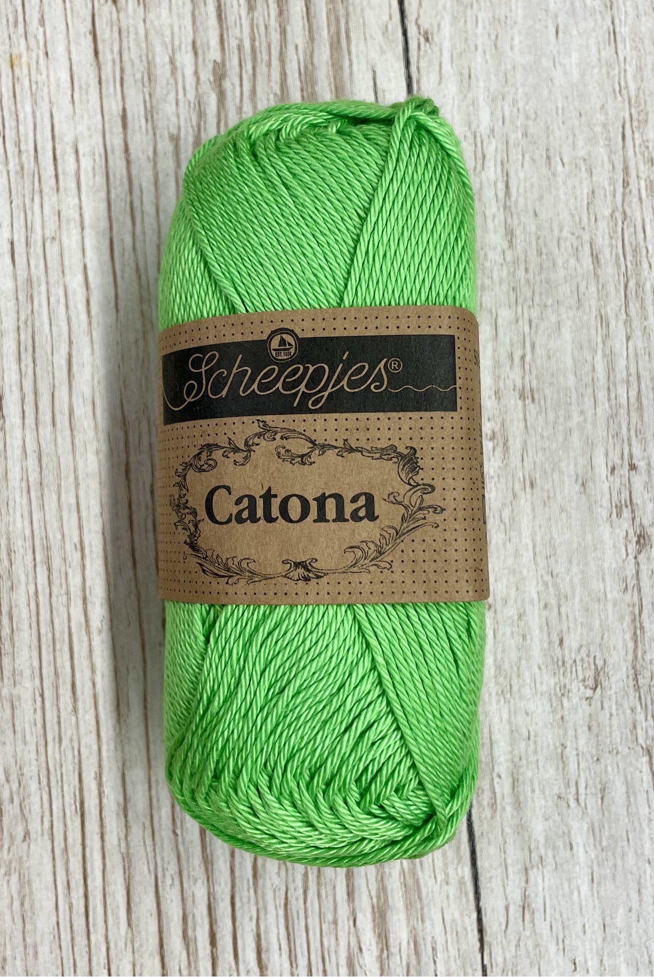 Scheepjes Catona 50 g 513 limenvihreä