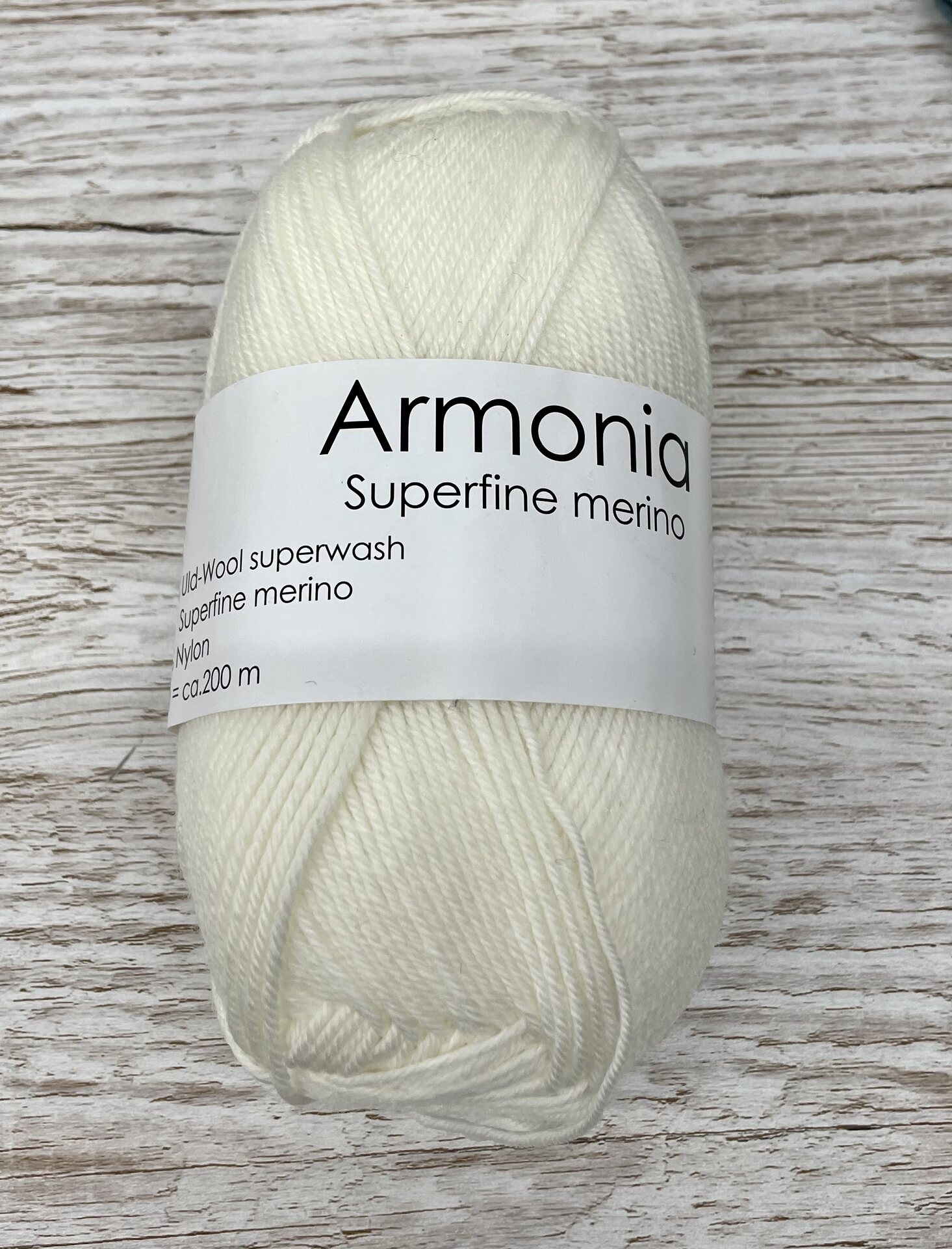 Hjertegarn Armonia 100 luonnonvalkoinen