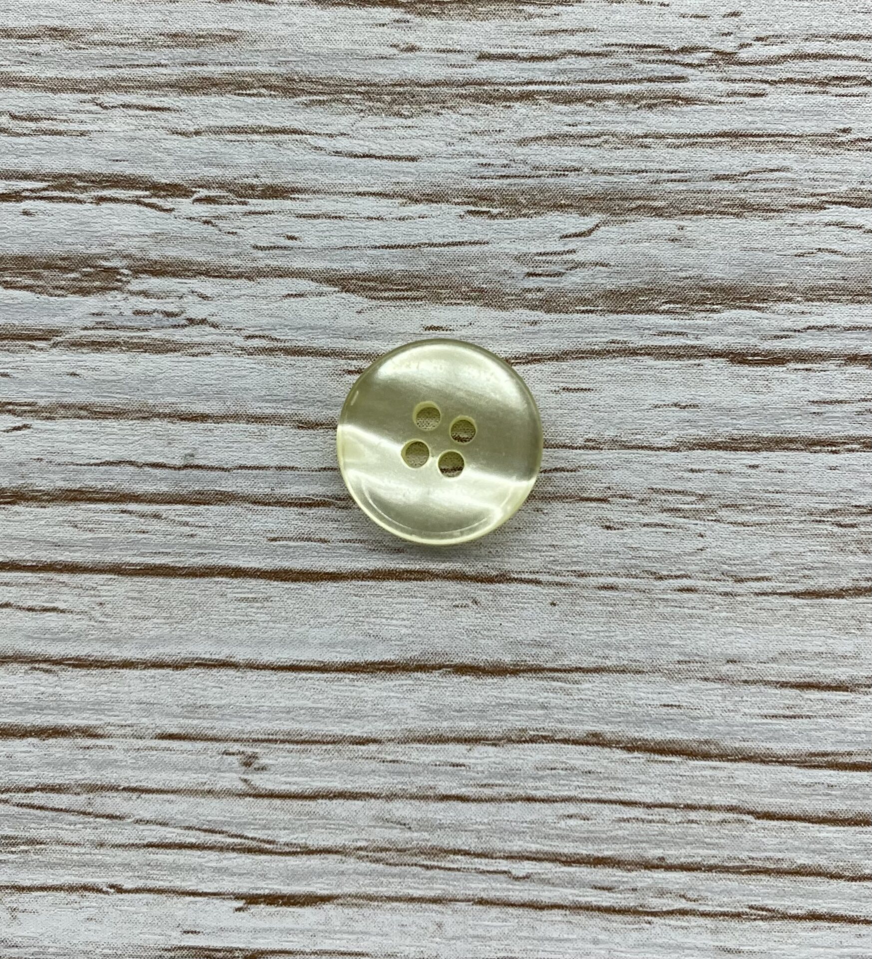 Perus-oivat napit 12mm vaalean keltainen