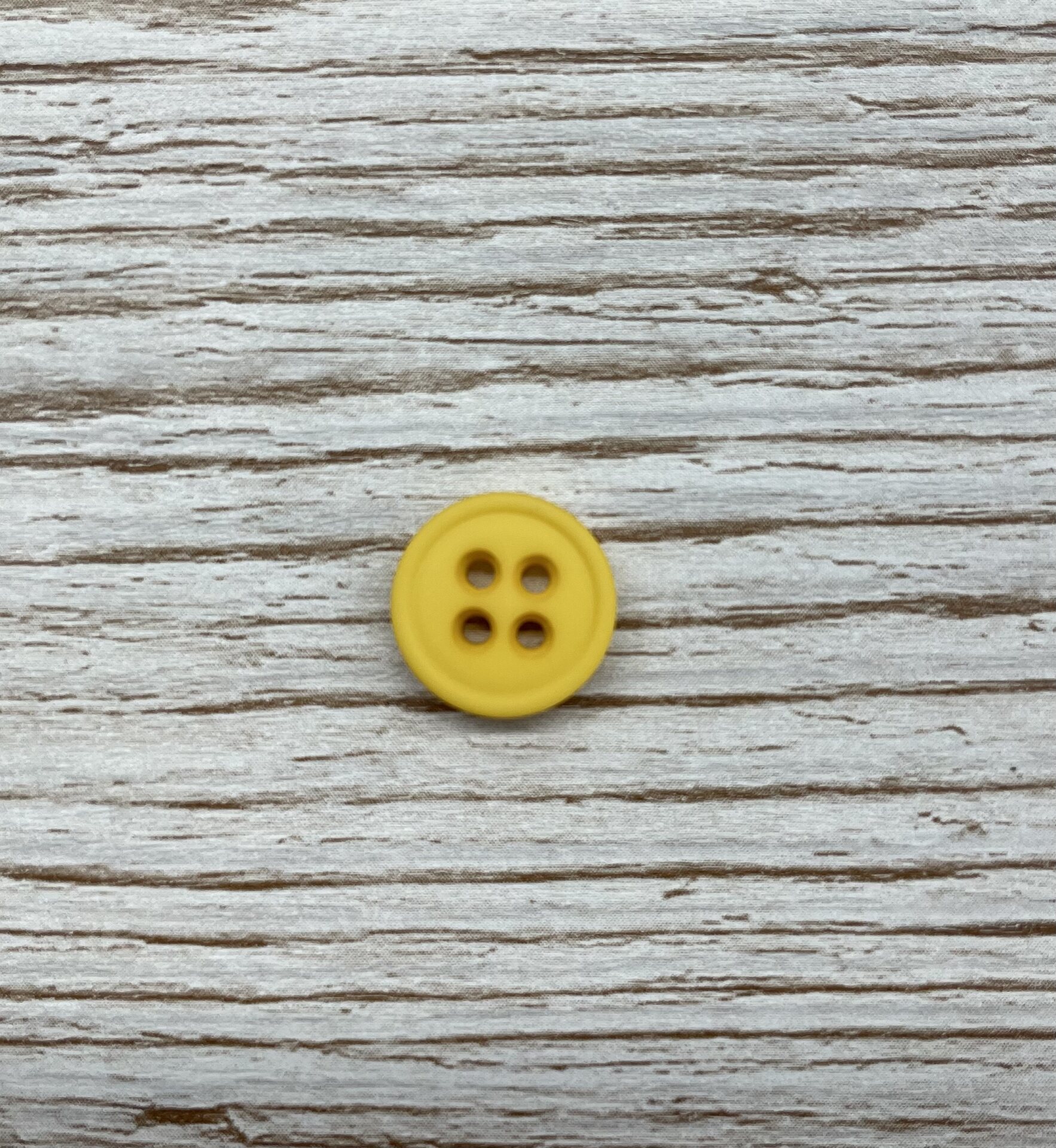 Perus-oivat napit 14 mm vaalean oranssi