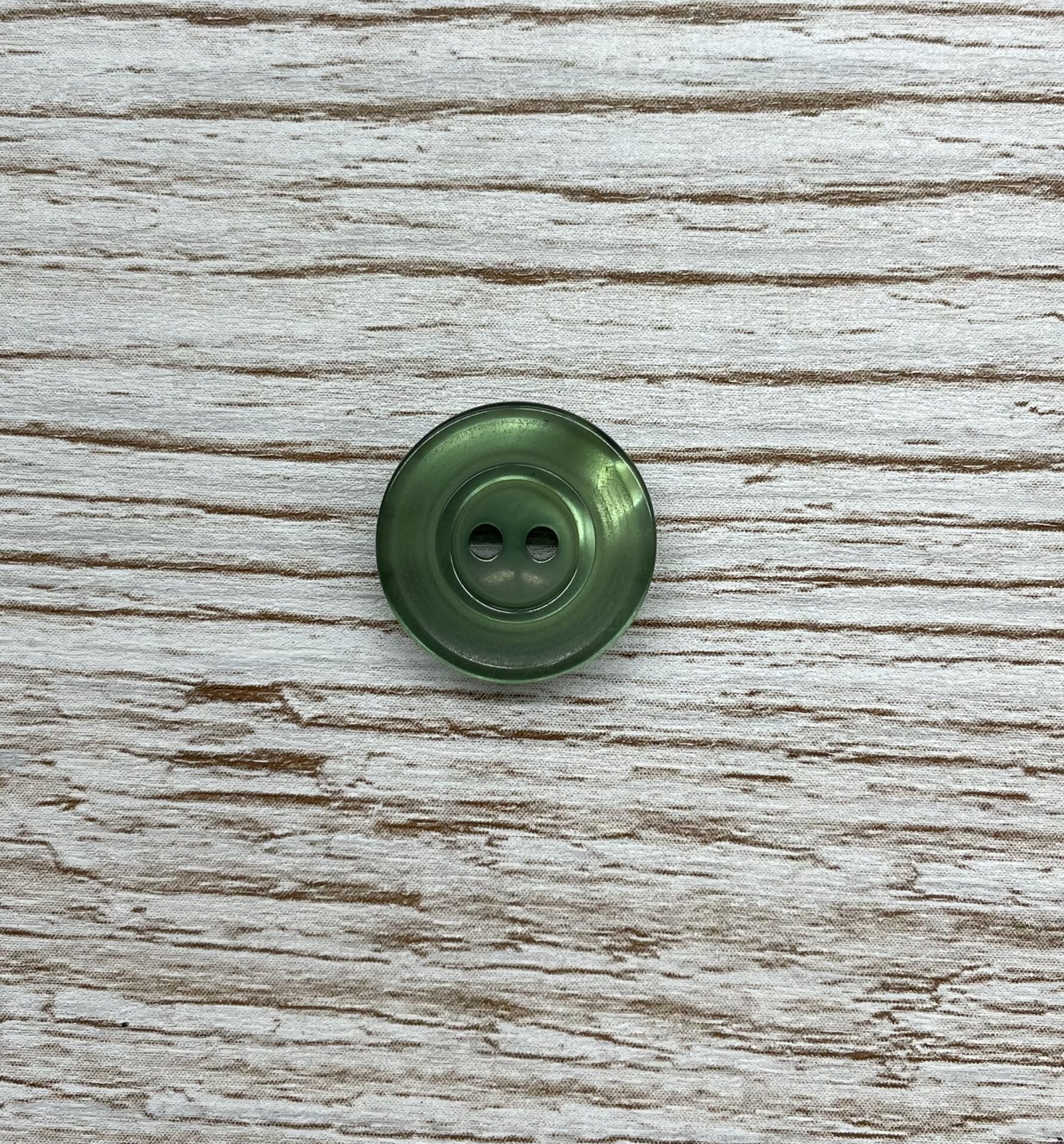 Perus-oivat napit 2 reikäinen 15 mm oliivi