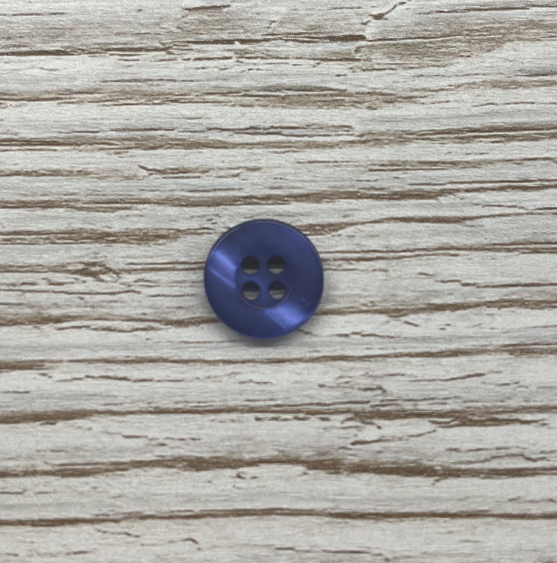 Perus-oivat napit 4-reikäinen tummansininen 12mm