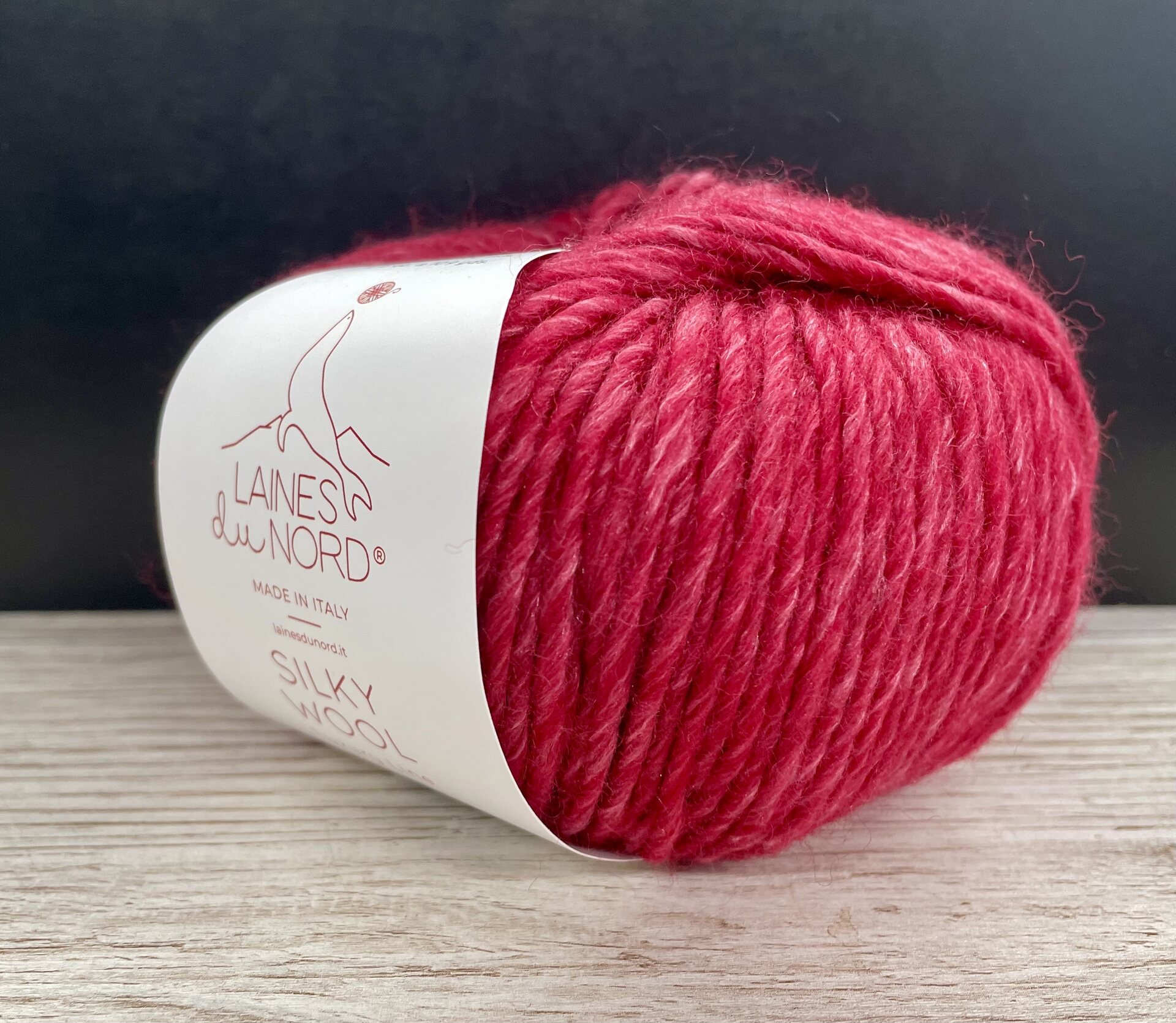 Laines du Nord Silky Wool 16 vadelmanpunainen