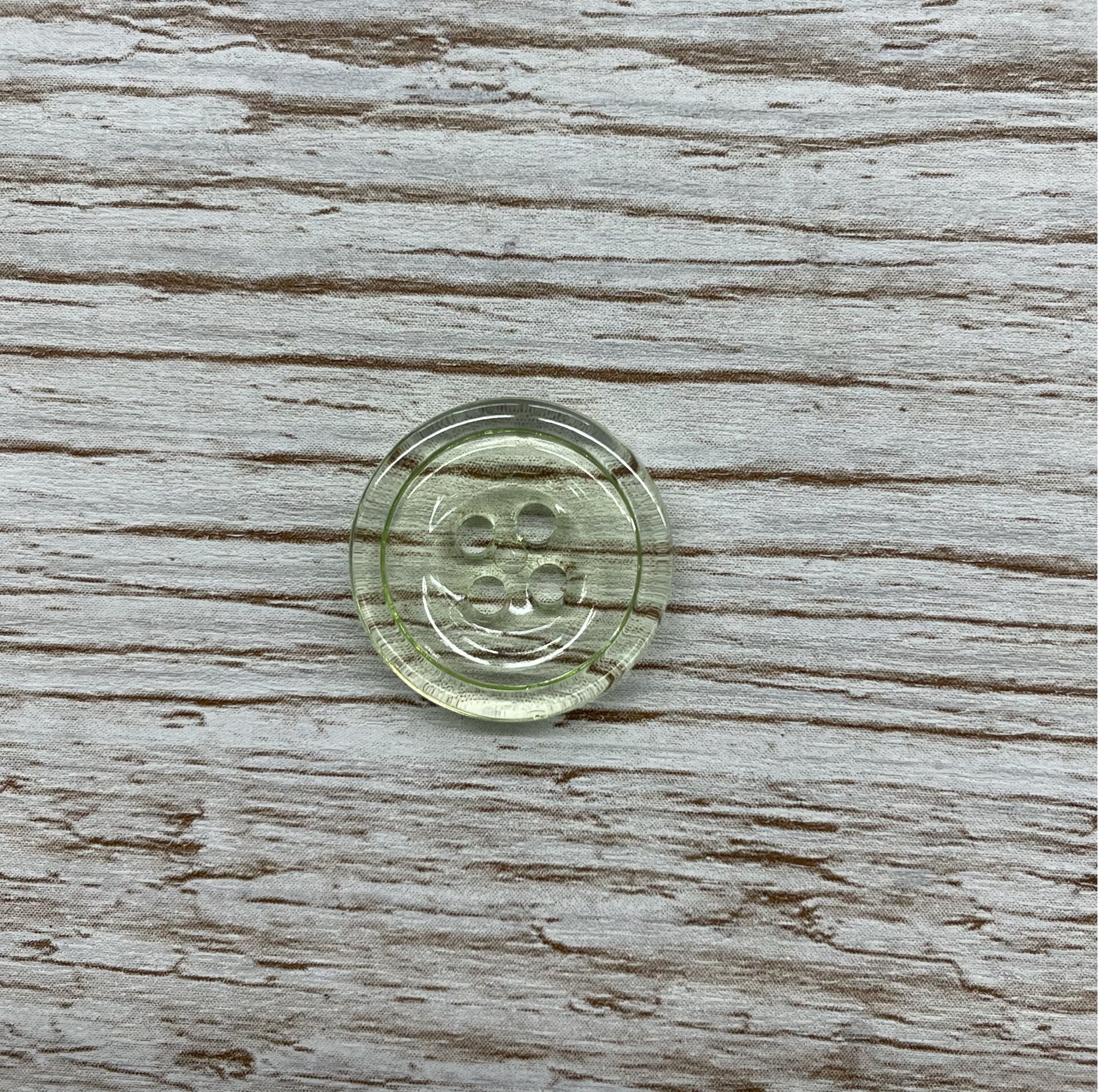 Perus-oivat napit Läpinäkyvä vaaleanvihreä