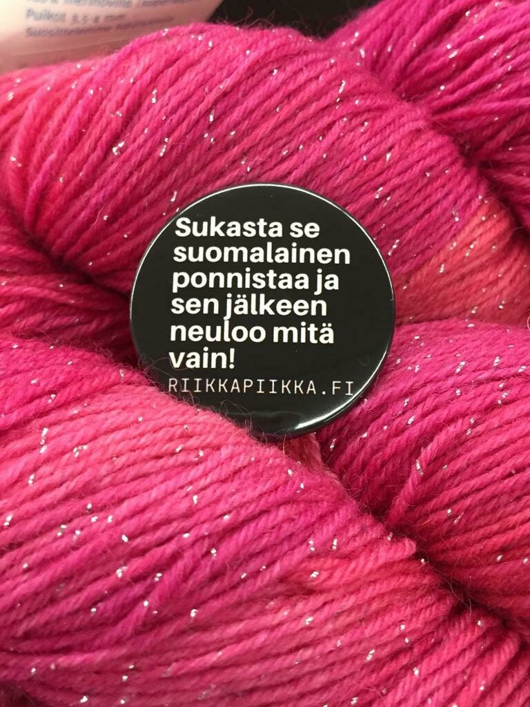 Meijän omat magneetit Sukkateksti