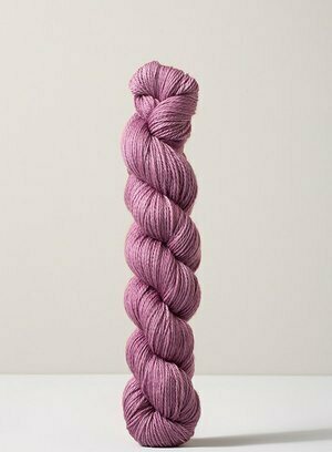 Urth Yarns 16 Fingering P50 vanha roosa