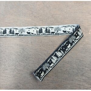 Union Knopf Koristenauha, mustavalkoinen metsä